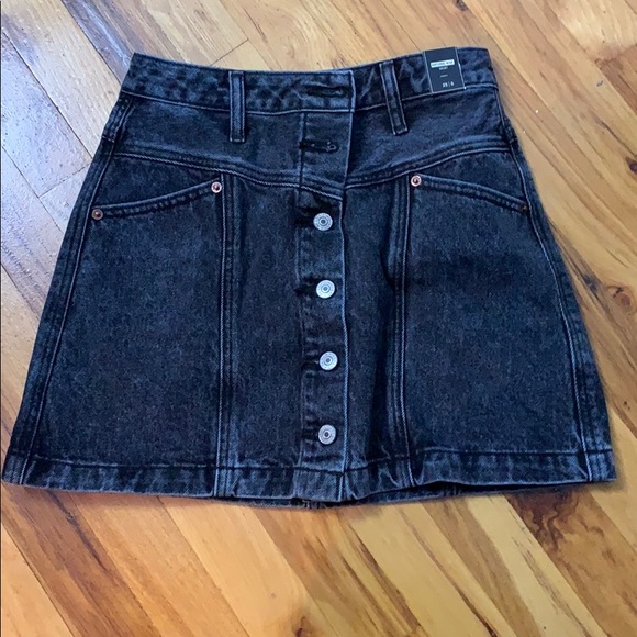 Black skirt from abercrombie - Picture 1 of 3
